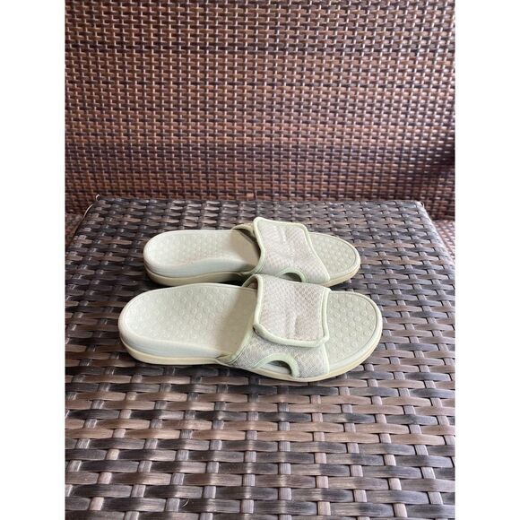 Vionic’s slippers women’s size 7 - Picture 2 of 7